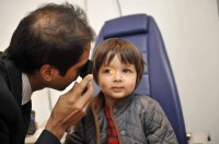 Child ophthalmoscospy